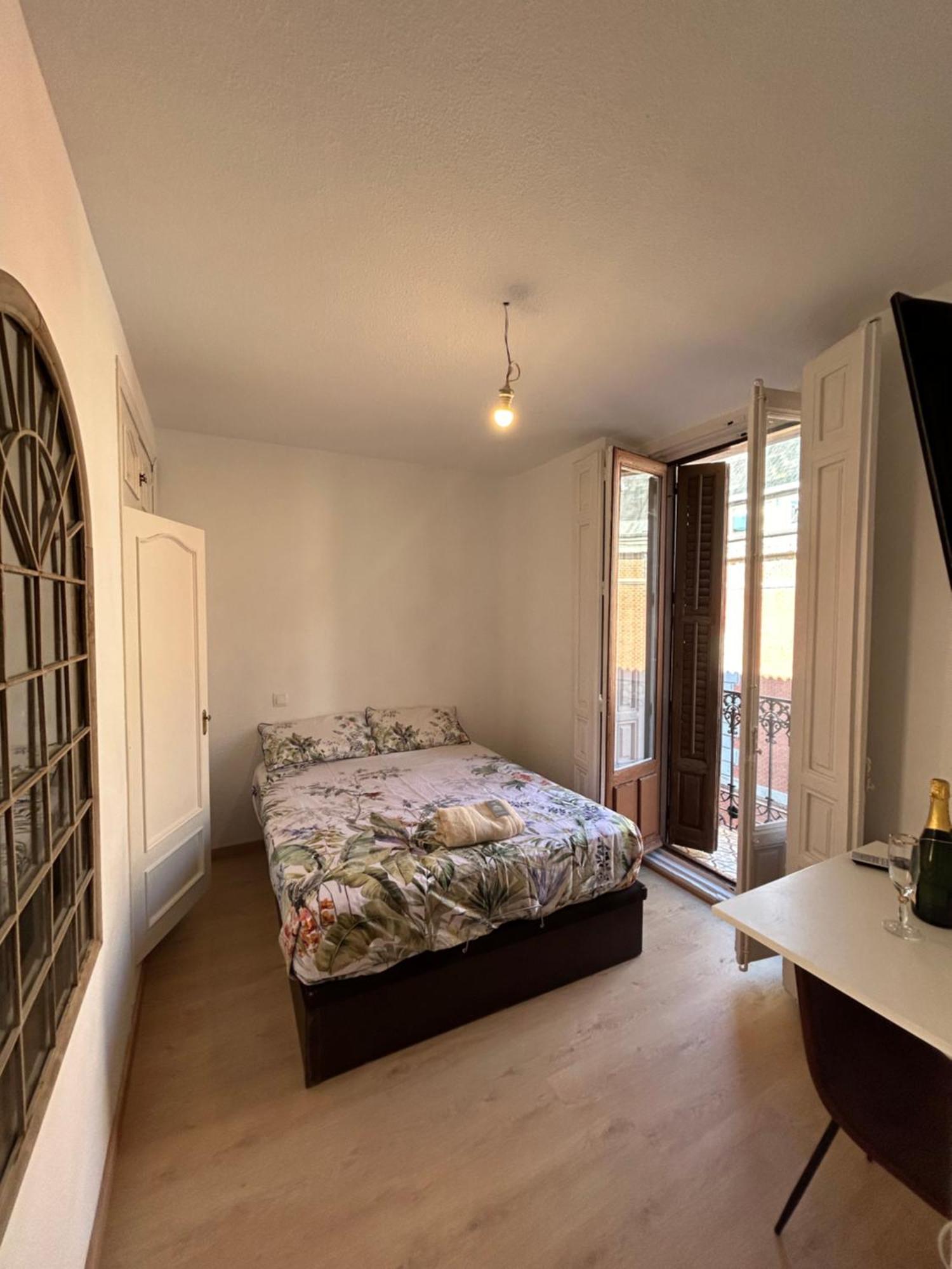 Room In Plaza Mayor Мадрид Екстер'єр фото