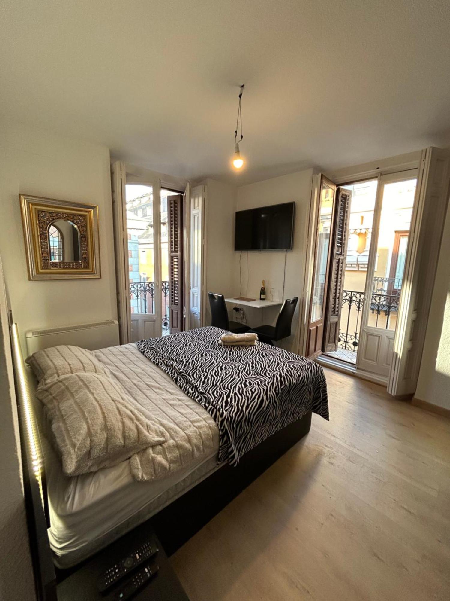 Room In Plaza Mayor Мадрид Екстер'єр фото